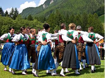 volkstanzgruppe-luttach