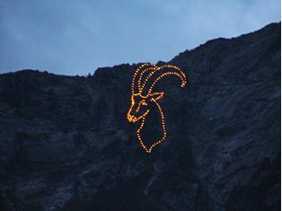 herz-jesu-feuer-1-c-anja-eichelsdoerfer-suedtirol-kompakt-com