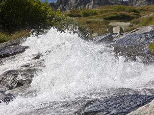 wasser-mit-berg-gorfer