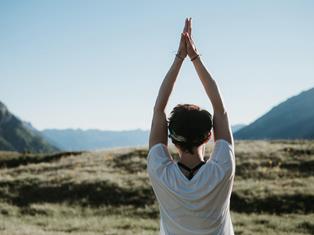 2022mindfulmountadays_yoga(c)Michael-Pezzei