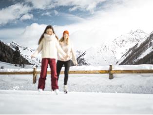 eislaufen-familie-kasern-winter-kottersteger-220217-kot-1333-29