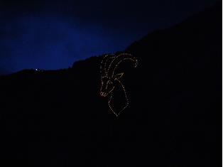 herz-jesu-feuer-2-c-anja-eichelsdoerfer-suedtirol-kompakt-com