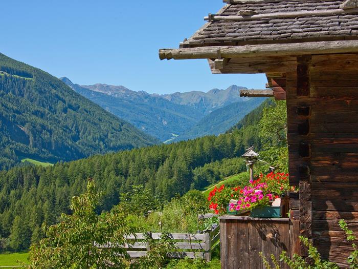 holzhuette-mit-ausblick-tourismusverein-ahrntal-foto-gorfer